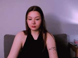 Mẫu này đang trực tiếp. katycute69