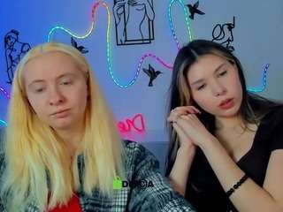 lily-morty live cam profile