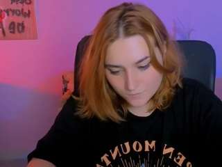 sofi-peaches's CamSoda show and profile