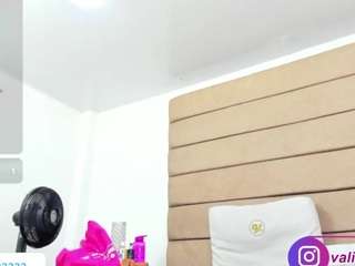 valirya-devote - Live Cam