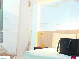 valirya-devote webcam