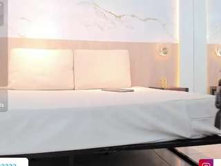 valirya-devote webcam