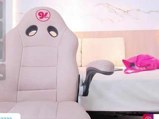 valirya-devote webcam