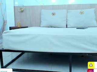 valirya-devote camsoda