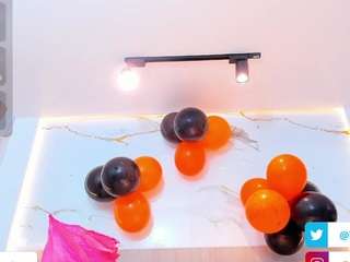 valirya-devote camsoda