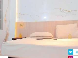 valirya-devote Live Webcam on CamSoda