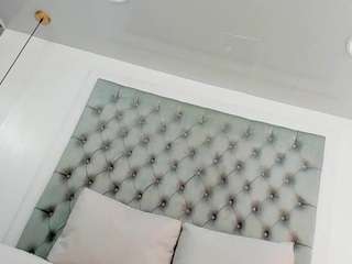 valirya-devote webcam