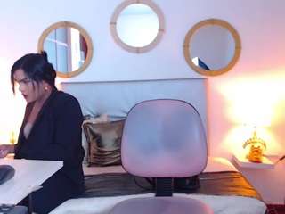 zoe-hecate's CamSoda show and profile