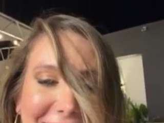  scarletbenz chat room