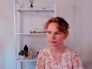 Tease with legs [35 tokens remaining], camsoda