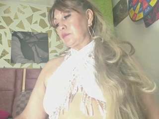 kazsandrah webcam model