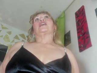 kazsandrah Live Webcam on CamSoda