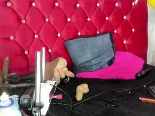 Kazsandrah's cam show statistics and live stream
