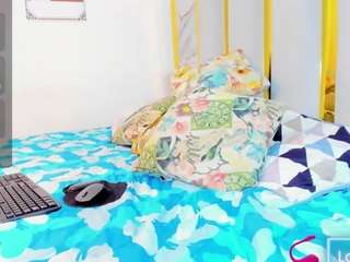  lia-ashley chat room
