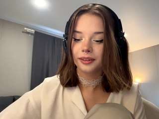 lucilatyssens Live Webcam on CamSoda