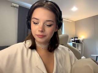 lucilatyssens Live Webcam on CamSoda