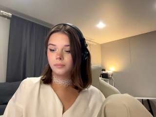 lucilatyssens Live Webcam on CamSoda