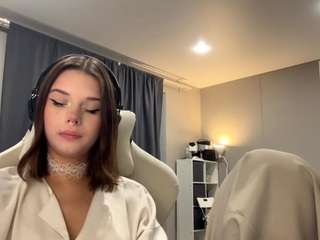 lucilatyssens Live Webcam on CamSoda