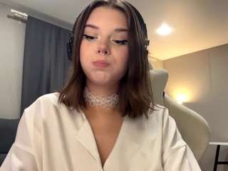 lucilatyssens Live Webcam on CamSoda