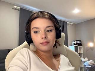 lucilatyssens Live Webcam on CamSoda