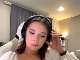 lucilatyssens Live Webcam on CamSoda