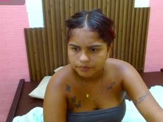lulu-james webcam model