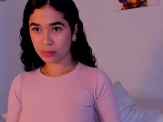 nicoleemartiinez Live Webcam on CamSoda