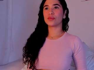 nicoleemartiinez Live Webcam on CamSoda