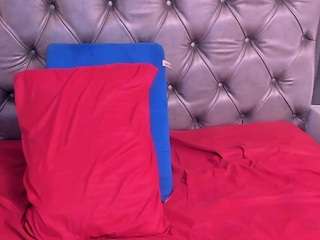 sarenluxx Live Webcam on CamSoda
