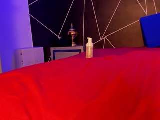 sarenluxx Live Webcam on CamSoda