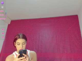 sarenluxx, female webcam model,  years old, on live webcam