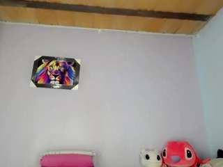 eemily3 Sex Cam Show