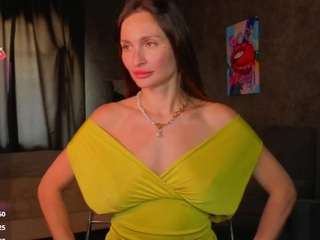 Evelyn live webcam show