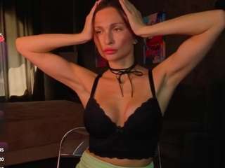 Evelyn live webcam show