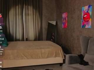 Evelyn live webcam show