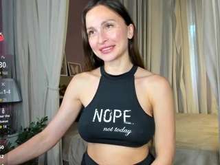 Evelyn live cam preview