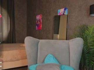 Evelyn live cam preview