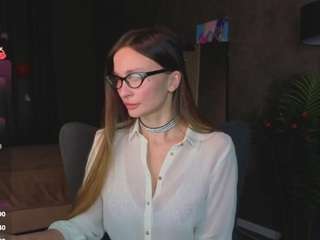 Evelyn live cam preview