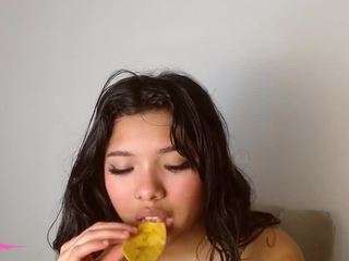 lizzie-klai webcam model