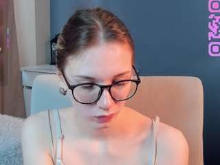 ruthashastri's CamSoda show and profile