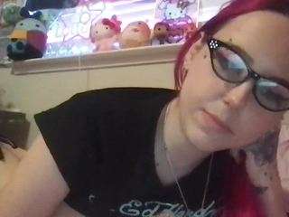 le modèle brattyangelica est en webcam porno dans un show sur le site camsoda, il possède les tags suivants: ahegao,squirter,pussy,red hair,sex toys,sexting,sexy,shaved pussy,shower,skinny,smoking,striptease,pansexual,tattoos,tease,teen 18,thin,toys,twerk,wet