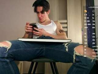 christianlevinee Live Webcam on CamSoda