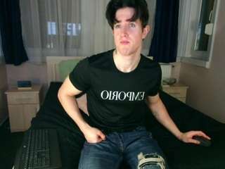 christianlevinee webcam model
