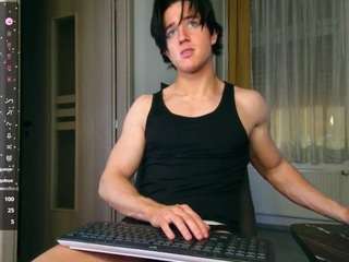 christianlevinee webcam model
