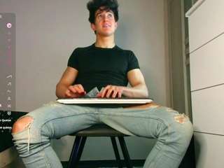 christianlevinee live cam profile