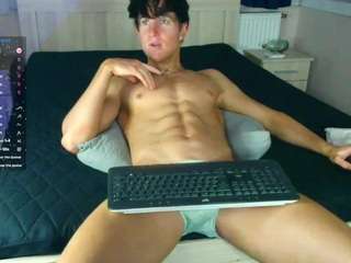 christianlevinee webcam model