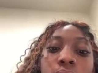 kamillaskiss4