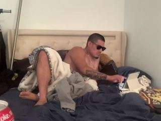 mrshyboy32's CamSoda show and profile