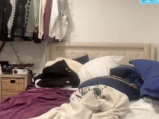 mrshyboy32's CamSoda show and profile