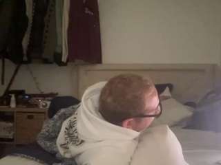 mrshyboy32's CamSoda show and profile